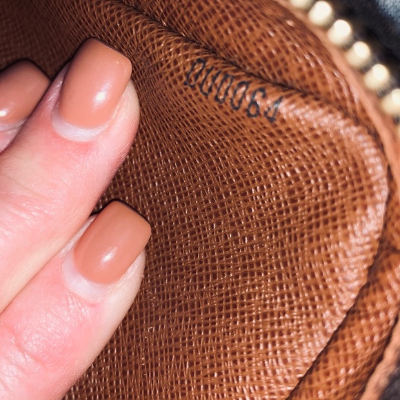 LV Pochette Marly Bandoulière Crossbody - Picture 5 of 13